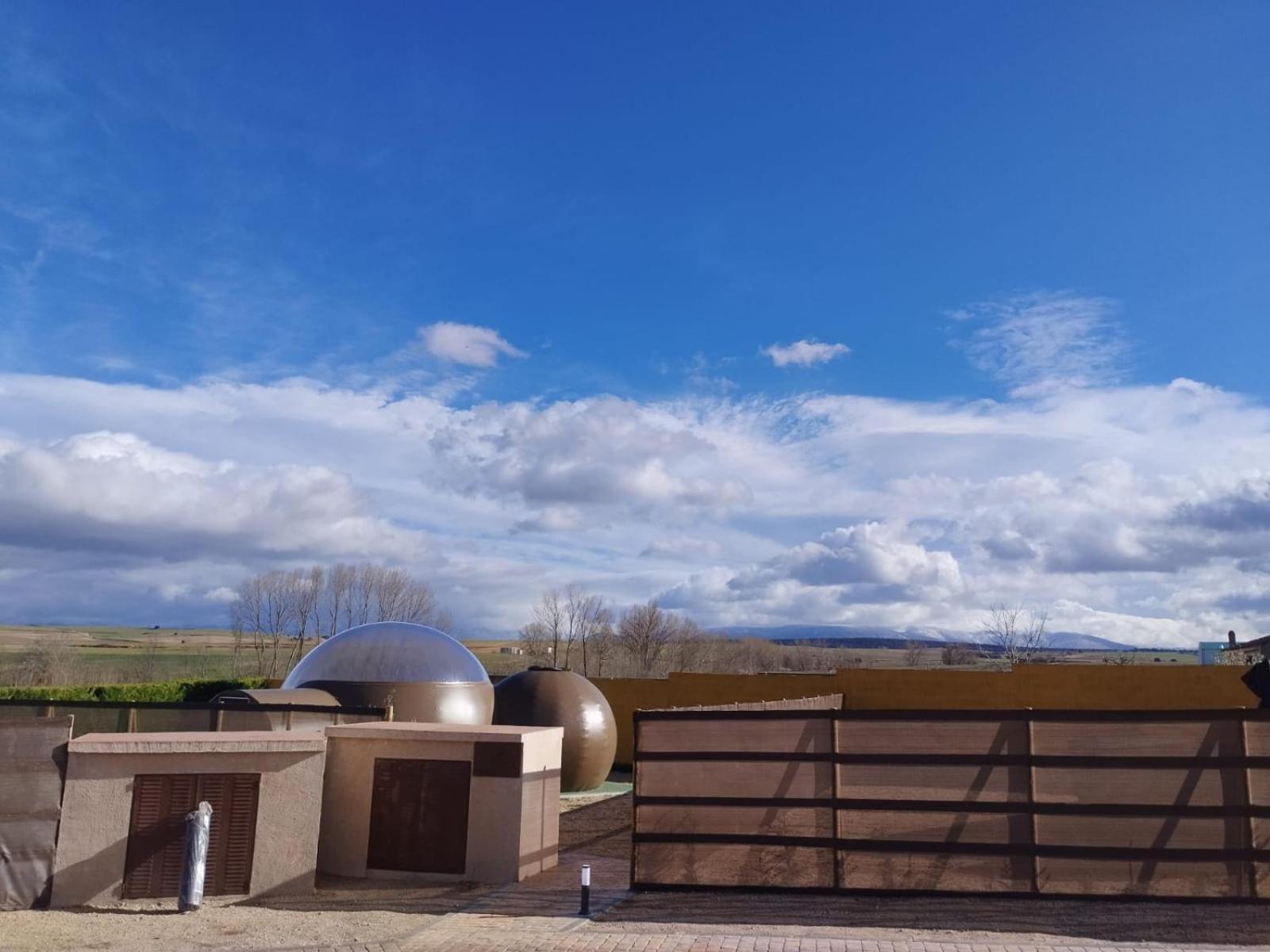 Cosmoveros - Hotel Burbuja Pedraza Dış mekan fotoğraf