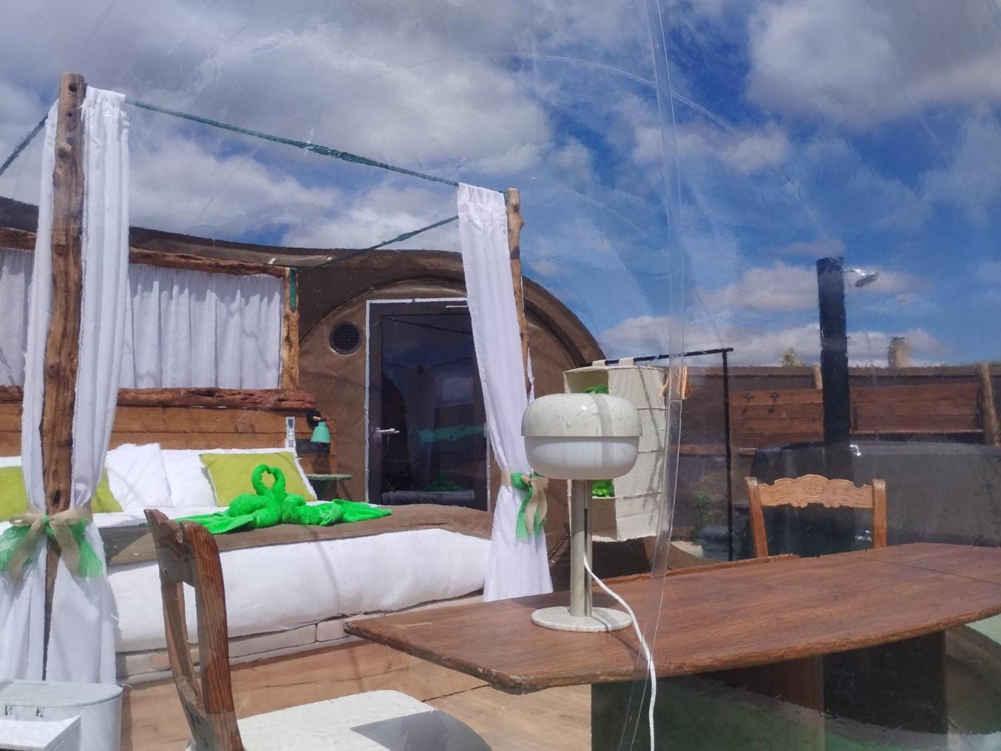 Cosmoveros - Hotel Burbuja Pedraza Dış mekan fotoğraf