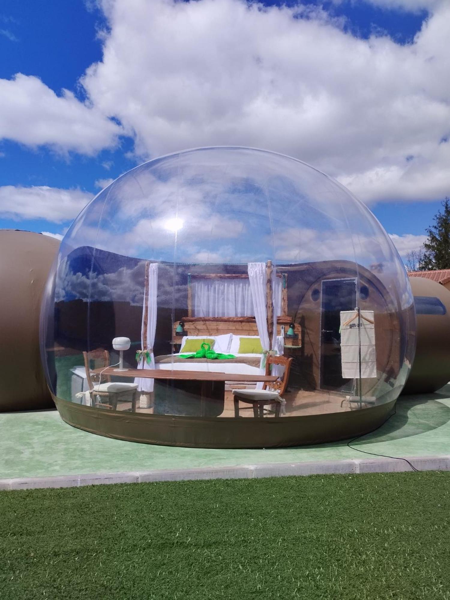 Cosmoveros - Hotel Burbuja Pedraza Dış mekan fotoğraf