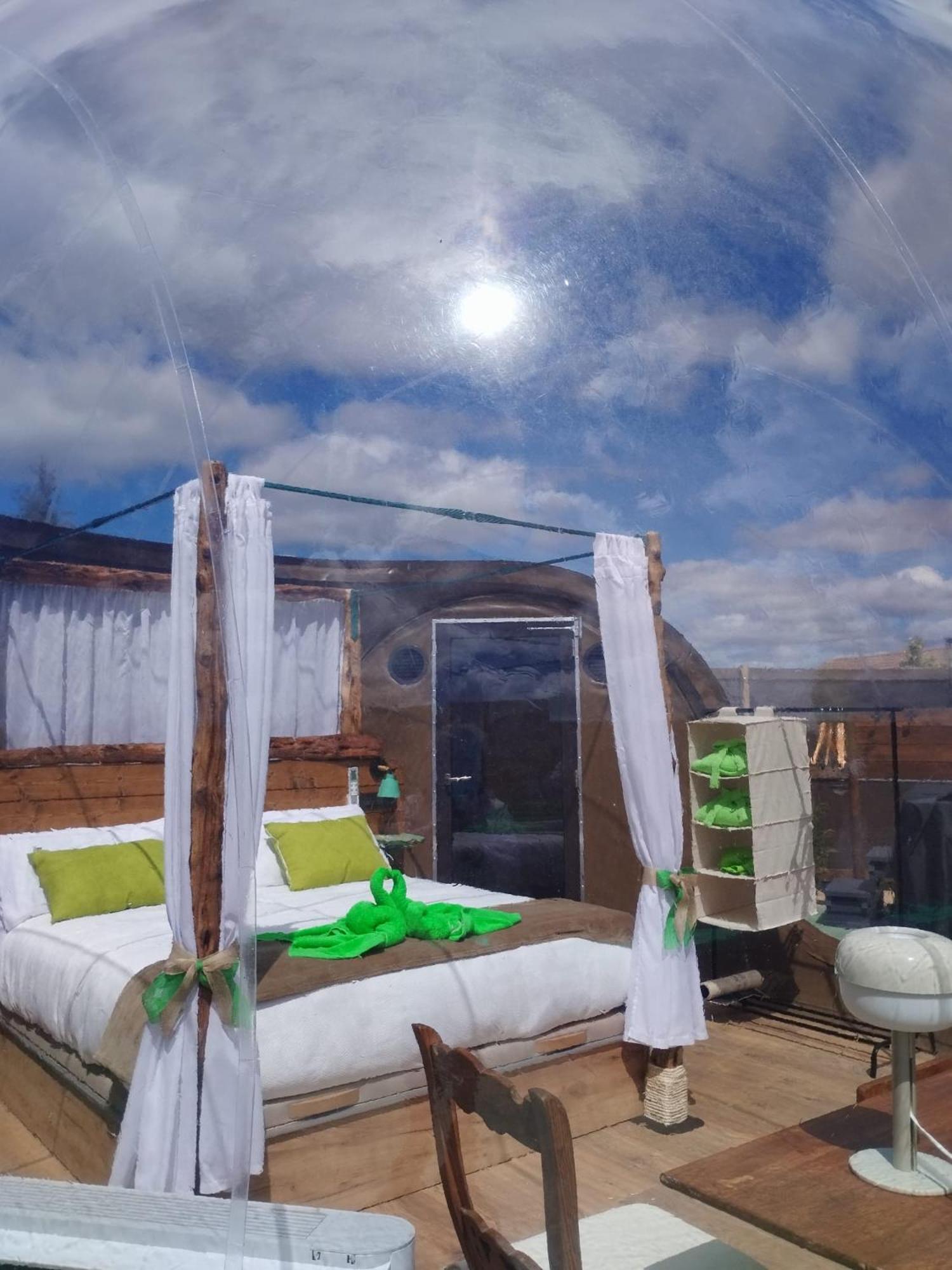 Cosmoveros - Hotel Burbuja Pedraza Dış mekan fotoğraf