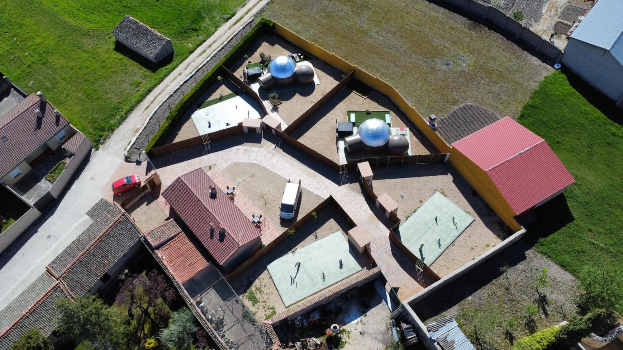 Cosmoveros - Hotel Burbuja Pedraza Dış mekan fotoğraf