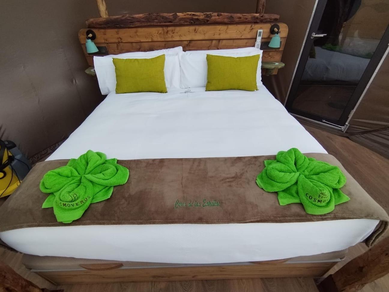 Cosmoveros - Hotel Burbuja Pedraza Dış mekan fotoğraf